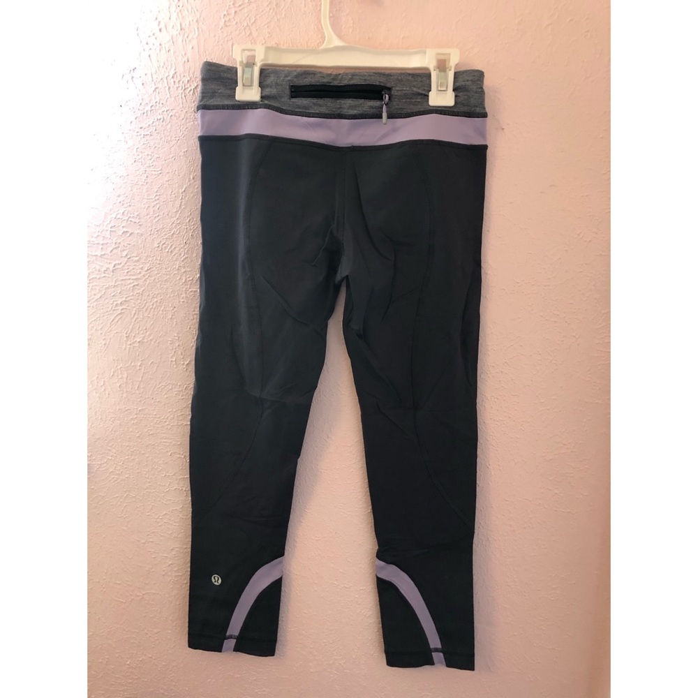 Lululemon cropped leggings w lilac detail